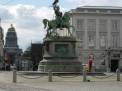 137 Brusel - Place Royal, Gotfriedova socha, v pozad Justi